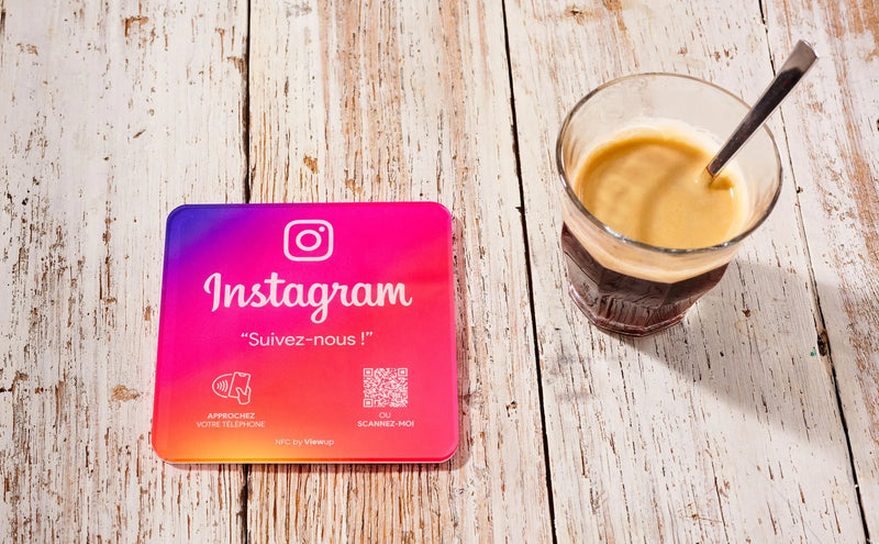 Plaque NFC Instagram avec QR code